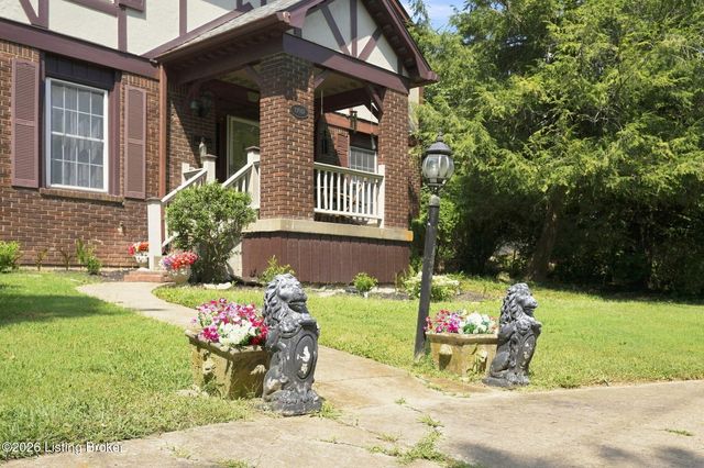 13917 Aiken Rd, Louisville, KY 40245