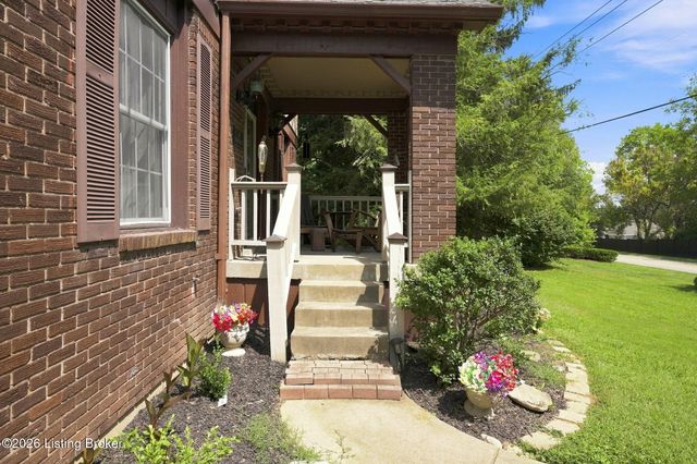 13917 Aiken Rd, Louisville, KY 40245