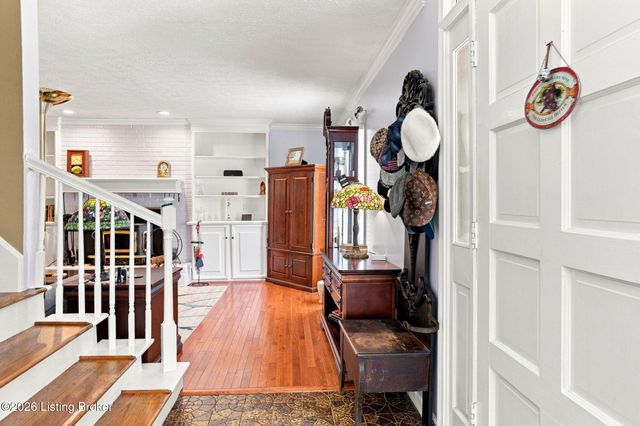 13917 Aiken Rd, Louisville, KY 40245