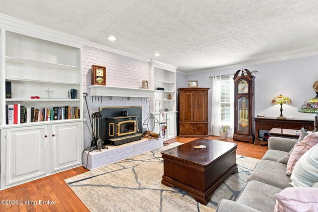 13917 Aiken Rd, Louisville, KY 40245