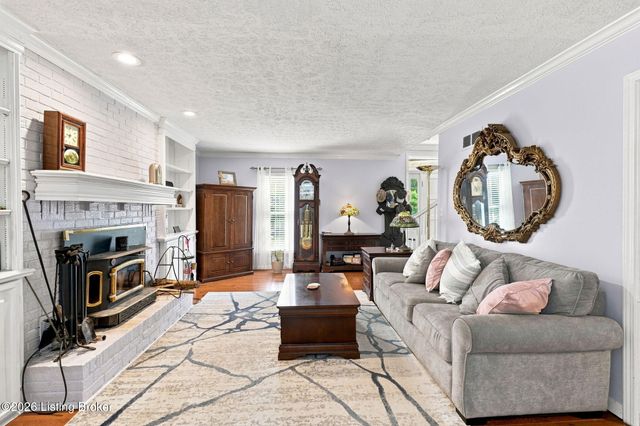 13917 Aiken Rd, Louisville, KY 40245