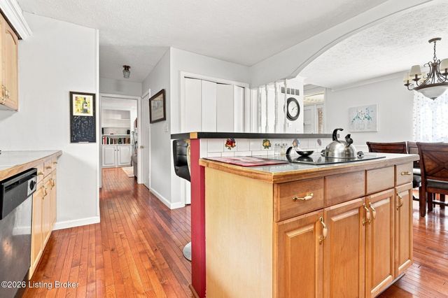 13917 Aiken Rd, Louisville, KY 40245