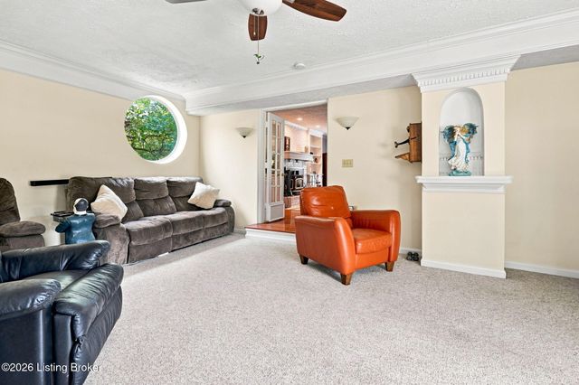 13917 Aiken Rd, Louisville, KY 40245