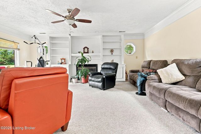 13917 Aiken Rd, Louisville, KY 40245