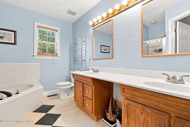 13917 Aiken Rd, Louisville, KY 40245