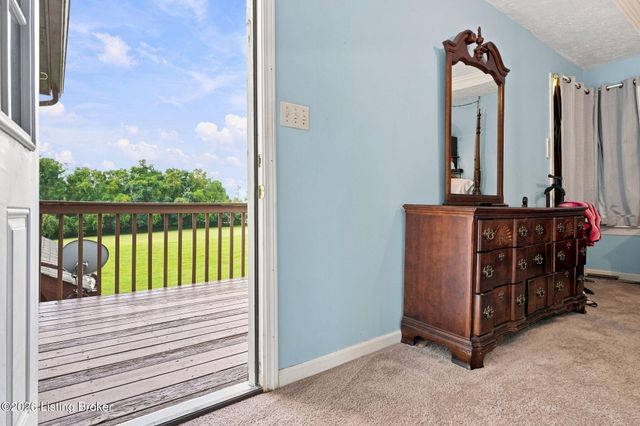 13917 Aiken Rd, Louisville, KY 40245
