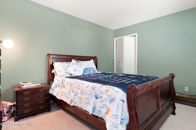 13917 Aiken Rd, Louisville, KY 40245