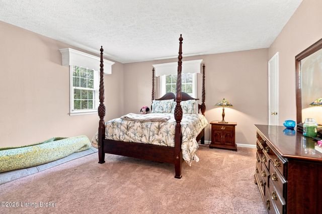 13917 Aiken Rd, Louisville, KY 40245
