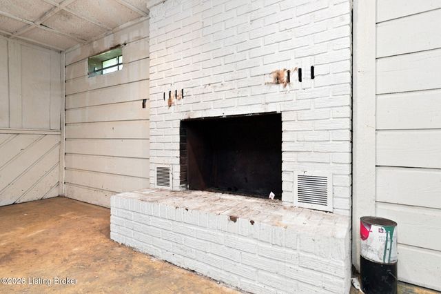 13917 Aiken Rd, Louisville, KY 40245