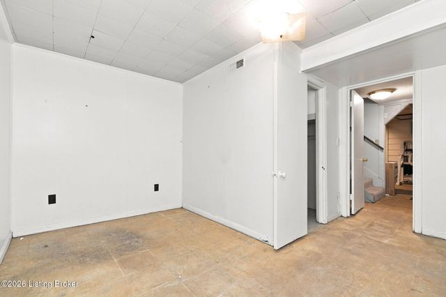 13917 Aiken Rd, Louisville, KY 40245