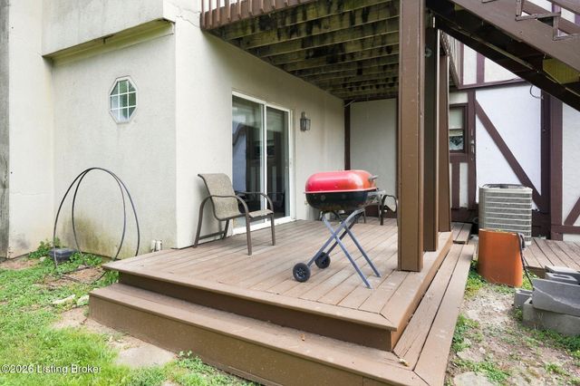 13917 Aiken Rd, Louisville, KY 40245