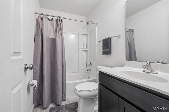 777 Creek View Drive, Fenton, MO 63026