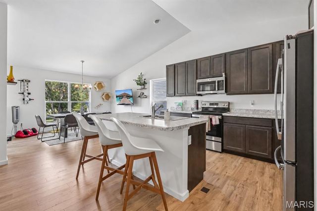 777 Creek View Drive, Fenton, MO 63026