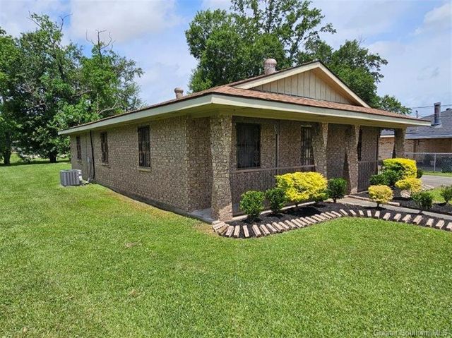 1733 Myrtle Street, Westlake, LA 70669