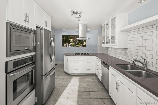 9190 Spice St, La Mesa, CA 91941