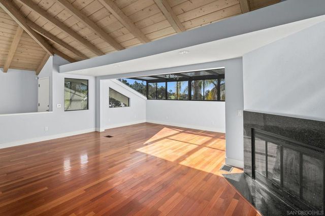 9190 Spice St, La Mesa, CA 91941