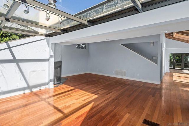 9190 Spice St, La Mesa, CA 91941