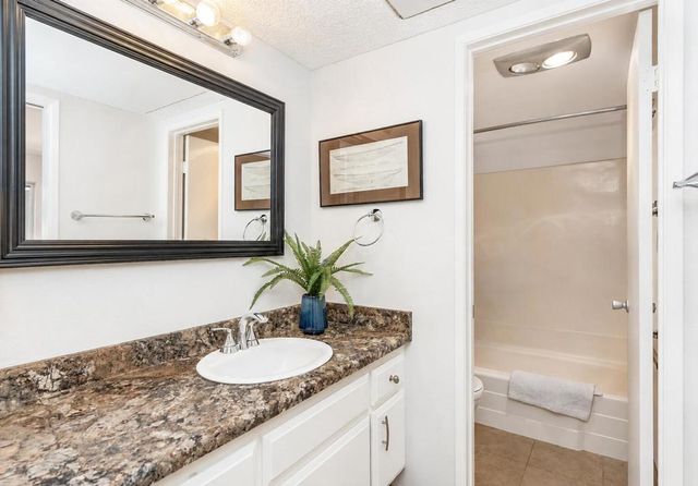 1500 S Camino Real 304a, Palm Springs, CA 92264