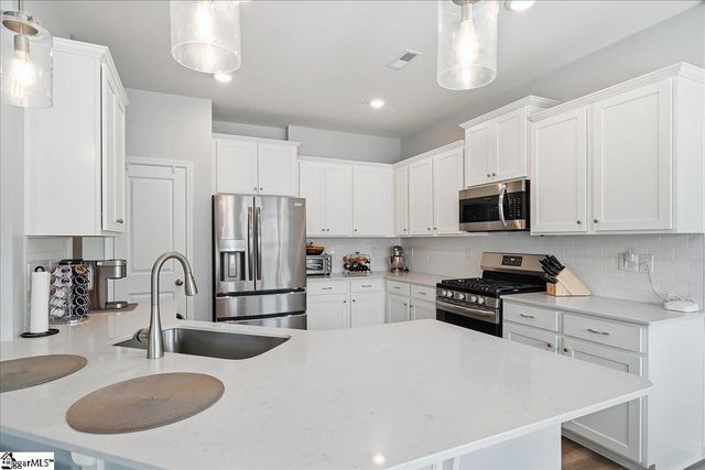 208 Grassy Creek Way, Pendleton, SC 29670