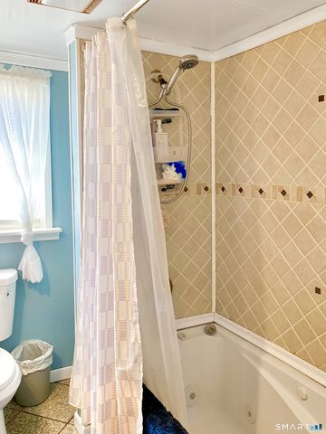6 Schwartz Road, Bozrah, CT 06334
