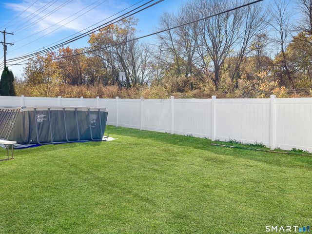 6 Schwartz Road, Bozrah, CT 06334