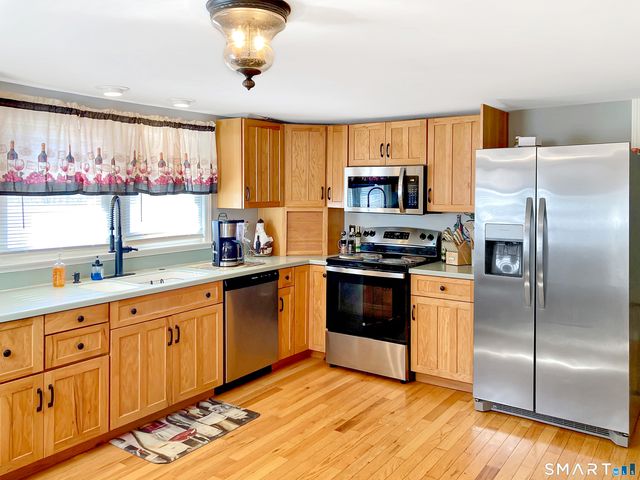 6 Schwartz Road, Bozrah, CT 06334
