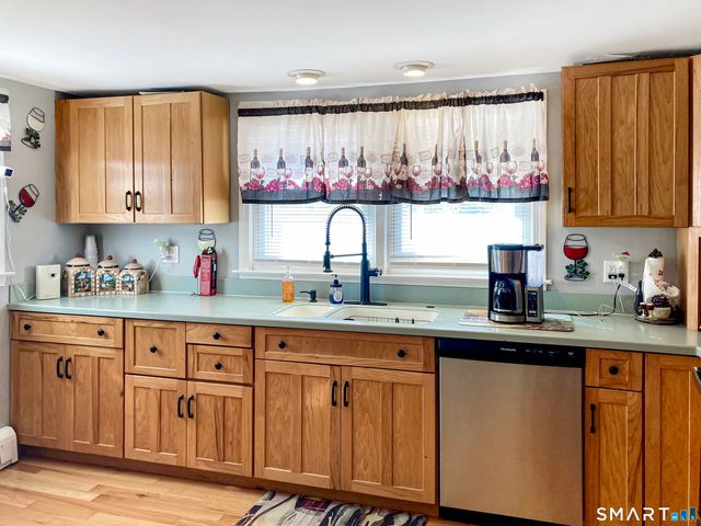 6 Schwartz Road, Bozrah, CT 06334