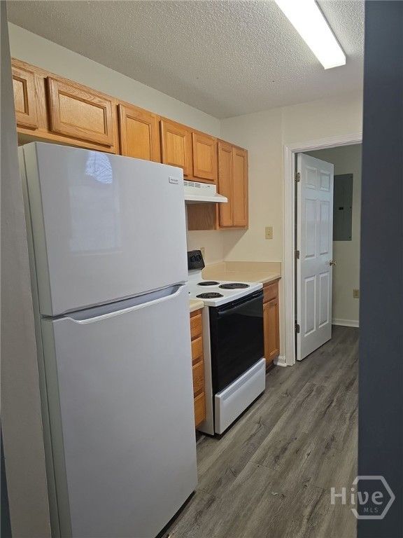 Image 8 of property listing at 9804 Whitefield Avenue A, Savannah, GA 31406