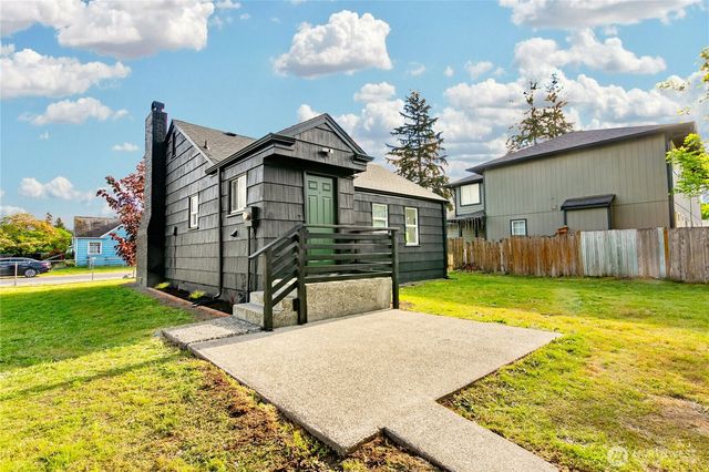 853 117th Street S, Tacoma, WA 98444