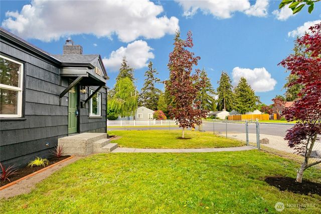 853 117th Street S, Tacoma, WA 98444
