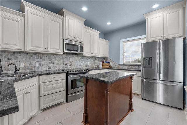 211 Tuna Run Road, Freeport, TX 77541