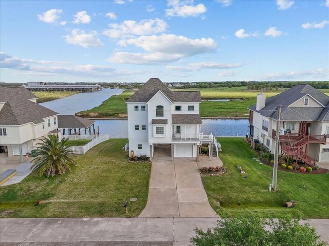 211 Tuna Run Road, Freeport, TX 77541