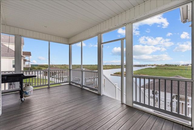 211 Tuna Run Road, Freeport, TX 77541