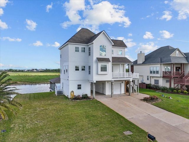 211 Tuna Run Road, Freeport, TX 77541