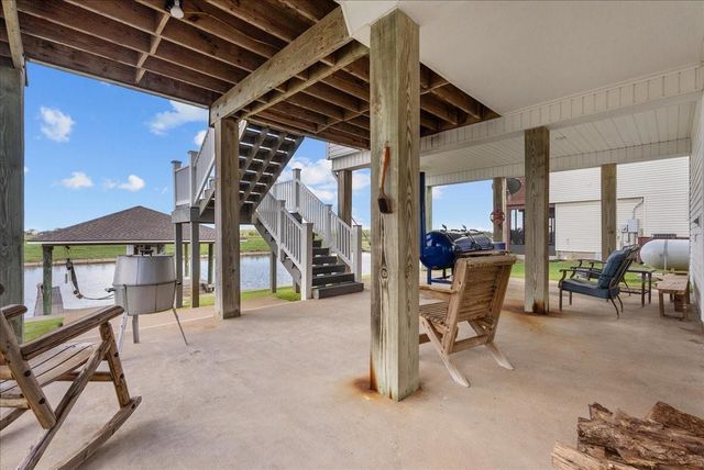 211 Tuna Run Road, Freeport, TX 77541