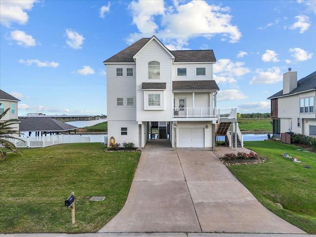211 Tuna Run Road, Freeport, TX 77541