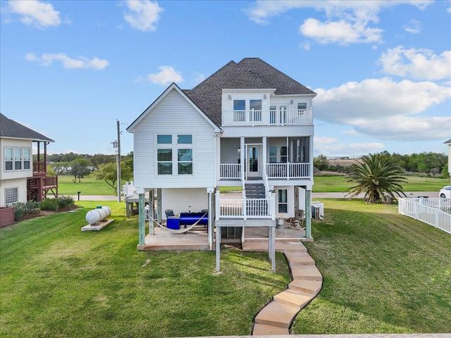 211 Tuna Run Road, Freeport, TX 77541