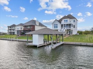 211 Tuna Run Road, Freeport, TX 77541