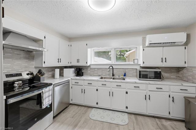 391 & 395 Poplar Springs Road, Elkin, NC 28621