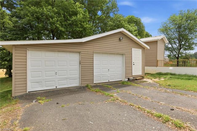 391 & 395 Poplar Springs Road, Elkin, NC 28621