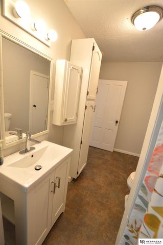 2500 S 53rd Street, Lincoln, NE 68506