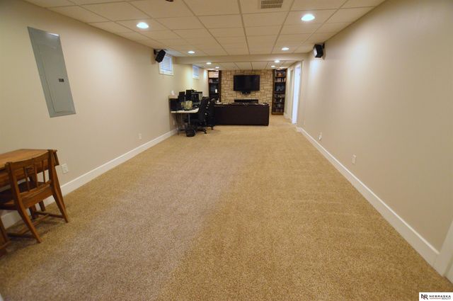 2500 S 53rd Street, Lincoln, NE 68506