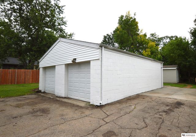 2500 S 53rd Street, Lincoln, NE 68506