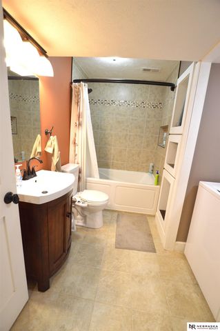 2500 S 53rd Street, Lincoln, NE 68506