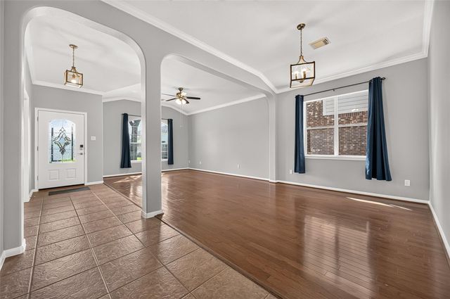 405 Wickford Court, Galveston, TX 77573