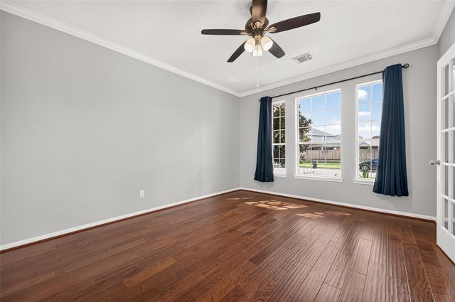 405 Wickford Court, Galveston, TX 77573