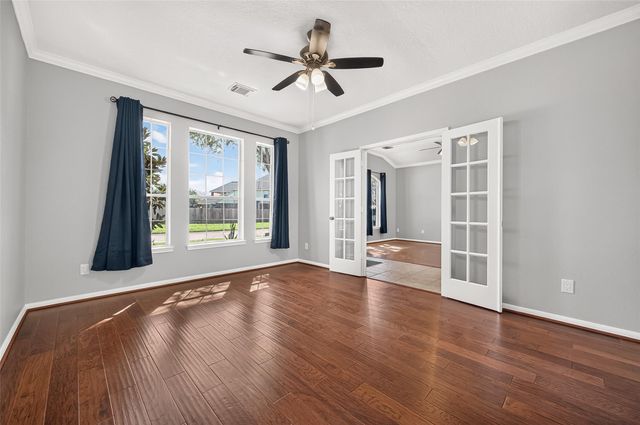 405 Wickford Court, Galveston, TX 77573