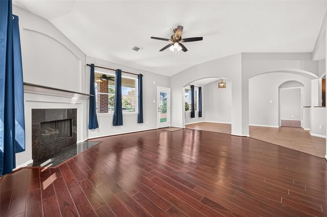 405 Wickford Court, Galveston, TX 77573
