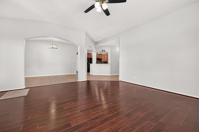 405 Wickford Court, Galveston, TX 77573
