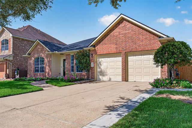 405 Wickford Court, Galveston, TX 77573
